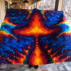 psychedelic tie dye mushroom tapestry.